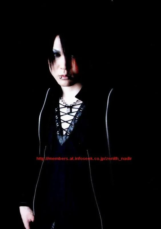 05fm111204-1.webp