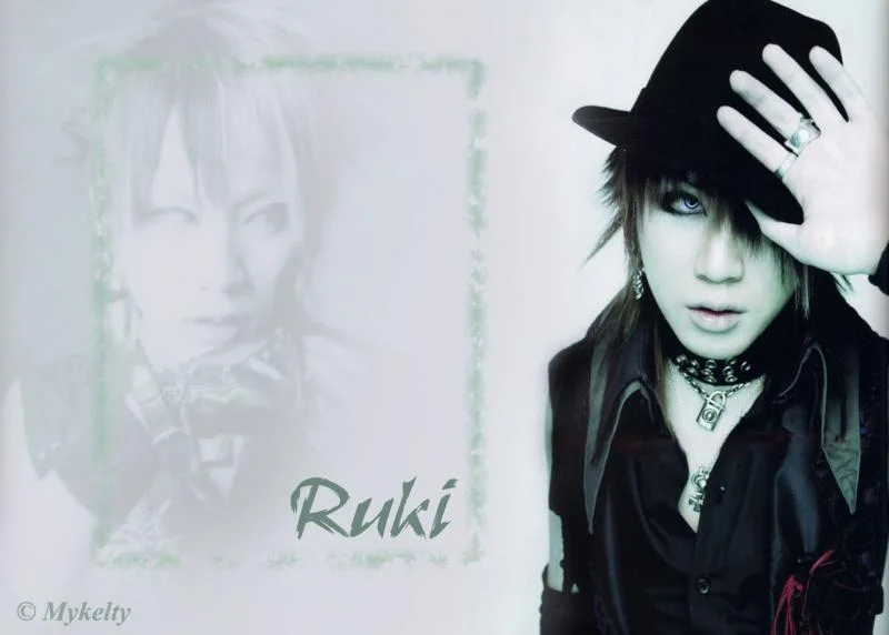 07mykelty_ruki001-1.webp