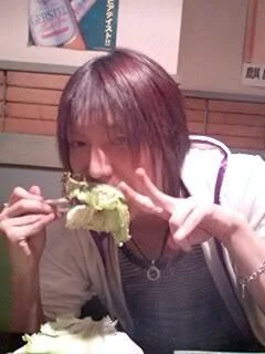 10028128-1.webp