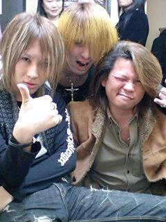 10032520il7-1.webp