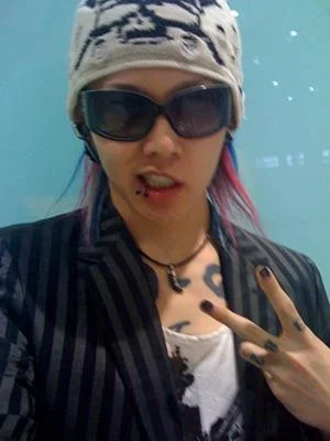 10096572894qo0-1.webp