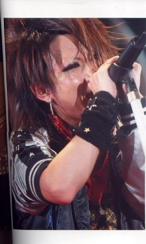 2005tourphotograph47-1.webp