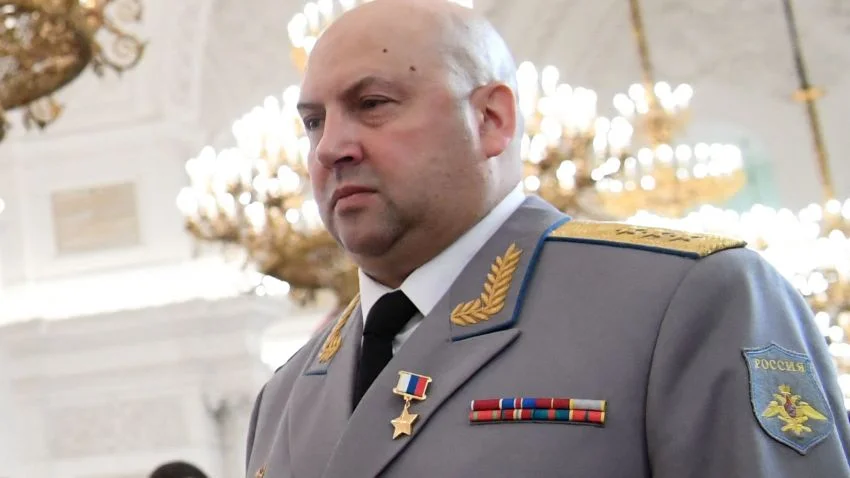 221012011618-sergei-surovikin-file-2017_8bzu.webp