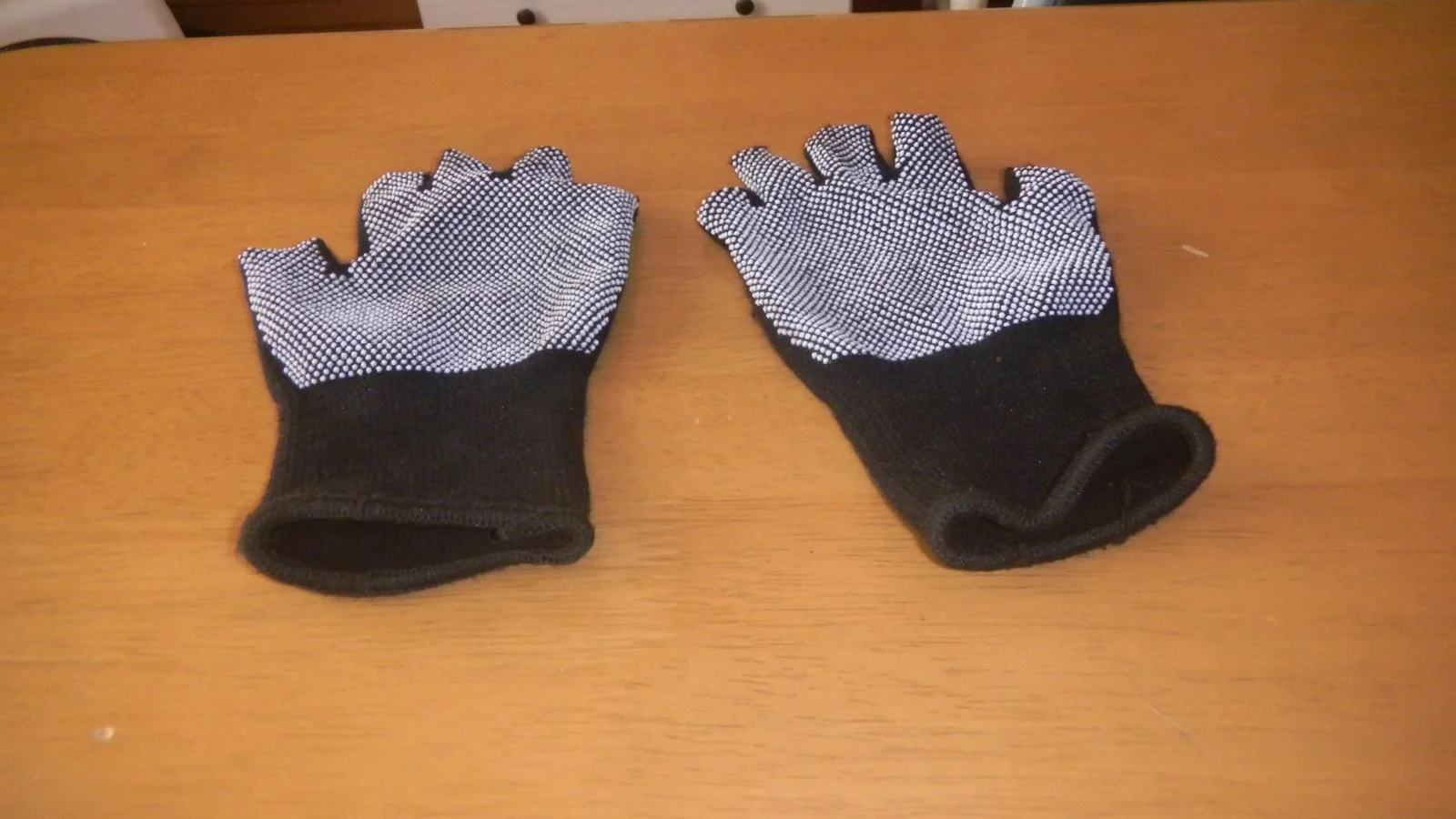 23  gloves.webp