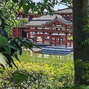 Uji