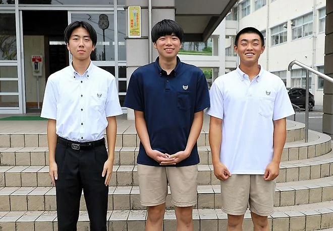 Students of Saga Prefectural Ureshino High School