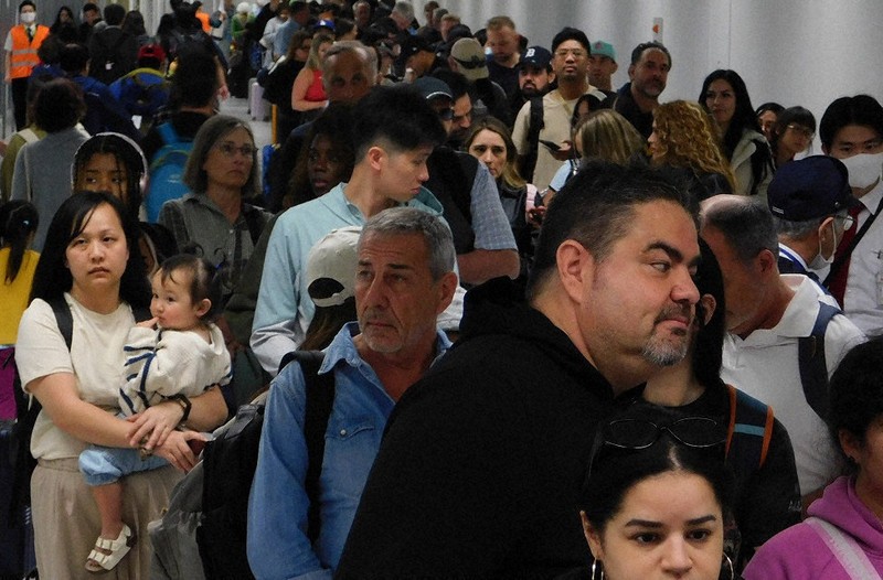 Foreign tourist surge leads to 2-hour waits at Narita Airport