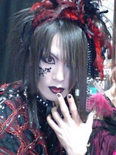 97261295hr0-1.webp