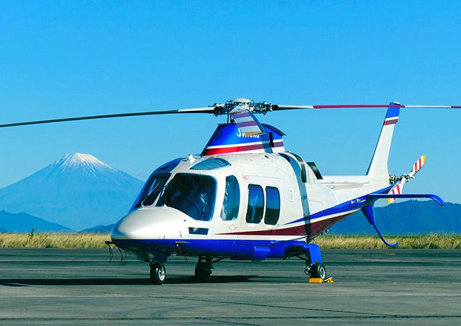 Visit Izu Kawazuzakura by helicopter