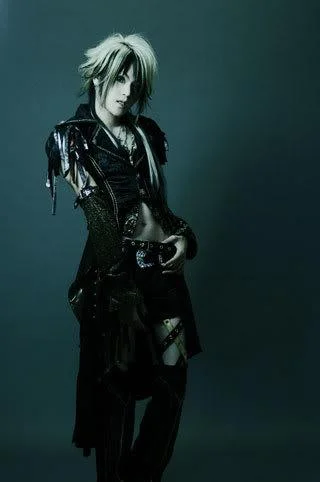 aki2-1.webp