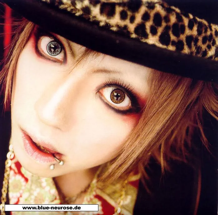 alice4-1.webp
