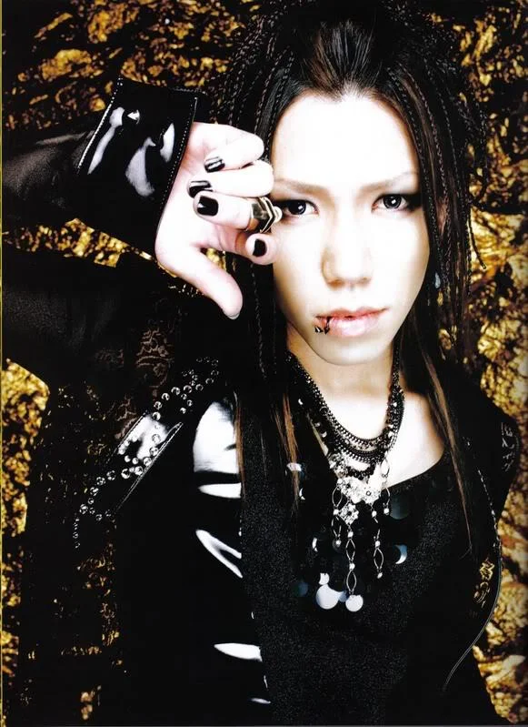Aoi015-1.webp