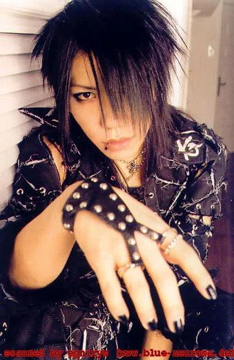 aoi4-1.webp