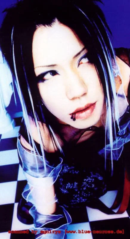 aoi9-1.webp