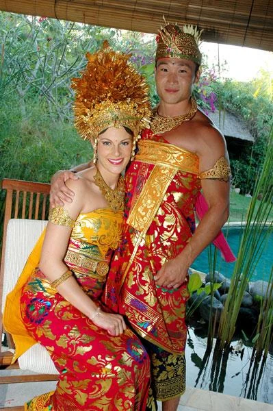 BalineseCoutureWeddingDressPicture4-1.webp