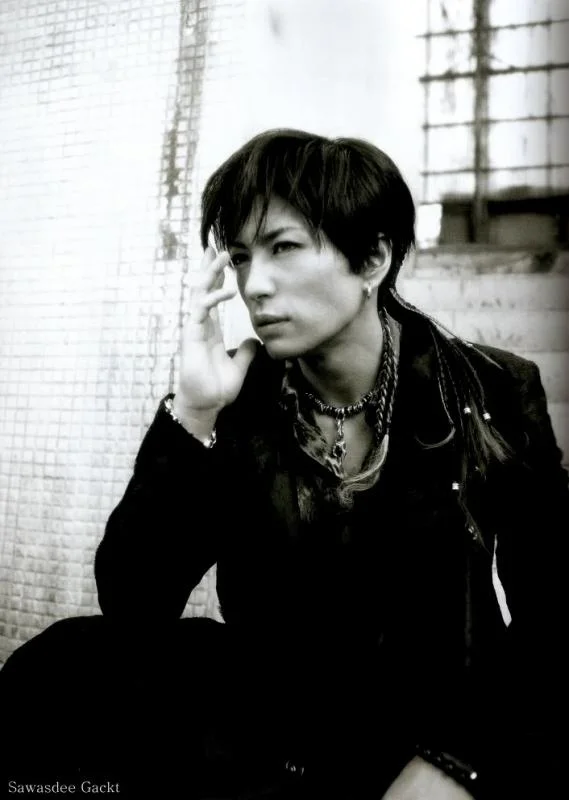 blackandwhite-1.webp