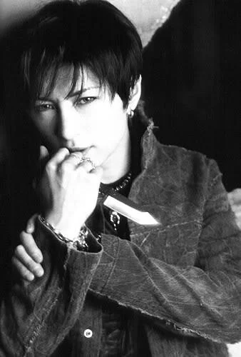BlackWhite26-1.webp