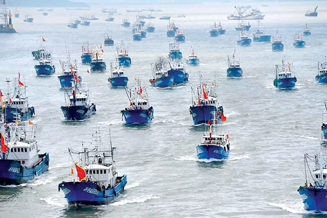 2000 Chinese fishing vessels