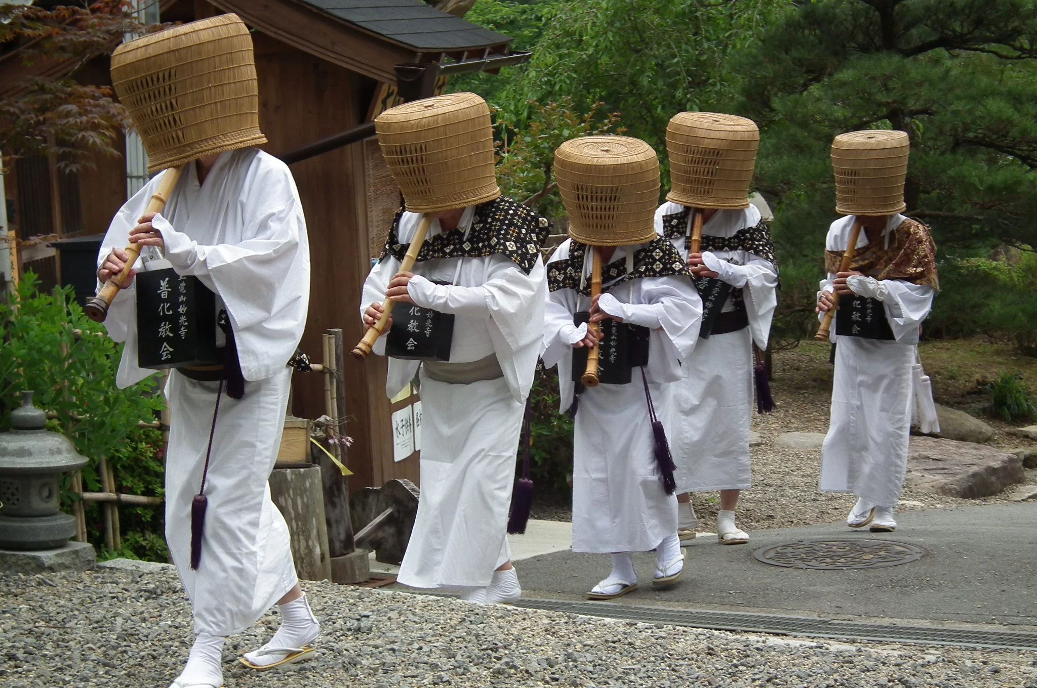Daikokuji-Sasayama_Komus%C5%8D_Shakuhachi_%E5%A4%A7%E5%9B%BD%E5%AF%BA%EF%BC%88%E7%AF%A0%E5%B1%...jpg