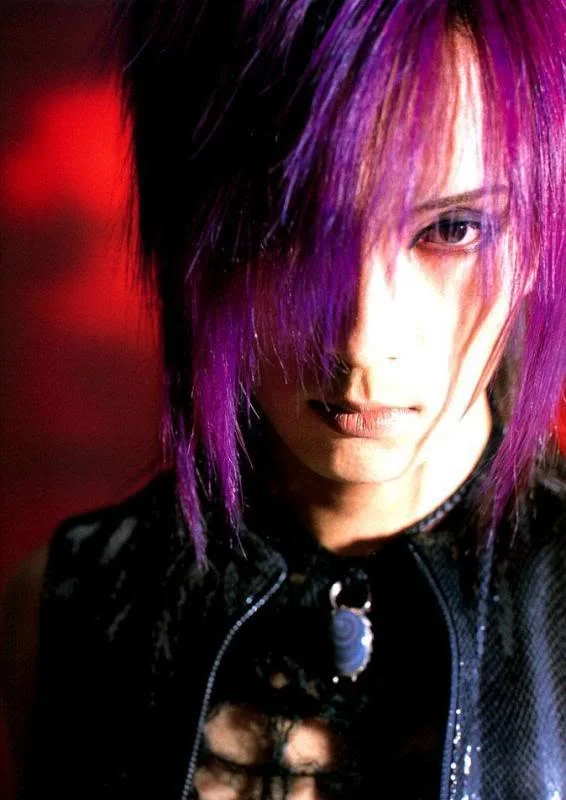 DEGkaoru9moodyportraitpinkpurpleh-1.webp
