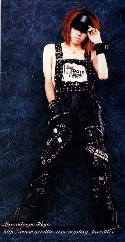 DieFilthoutfitfullbodyshot-1.webp