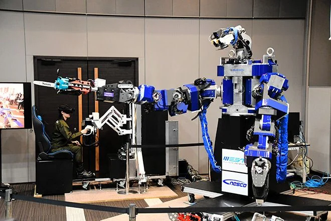 JR West's multi-purpose robot