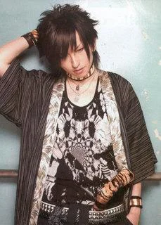 fm805alicenine16ry2-1.webp