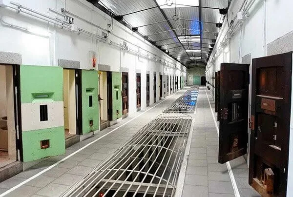 Former Nara Prison (旧奈良監獄)