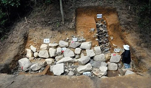 fushimi-castle-wall.jpg