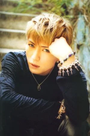 gackt0000ww9-1.webp