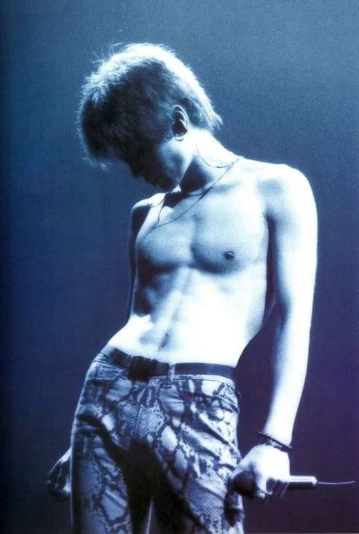 gackt07_b-1.webp
