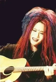 hide_008-1.webp