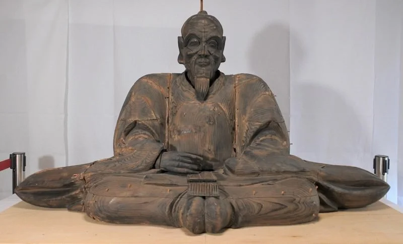 hideyoshi-statue.jpg