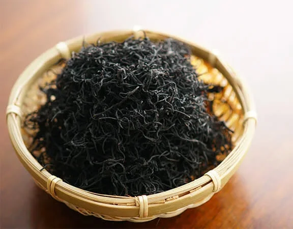 Hijiki (ヒジキ, 鹿尾菜 or 羊栖菜, hijiki)