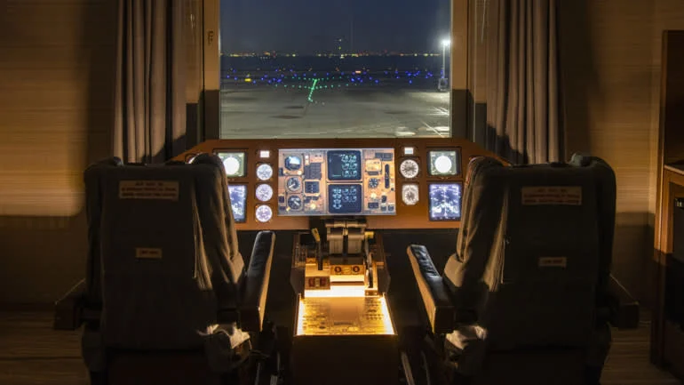 JAL Cockpit Room