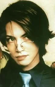 hugeglasses-1.webp