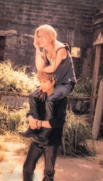 HydeandGackt1-1.webp