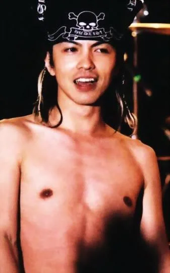 hydehatnude-1.webp