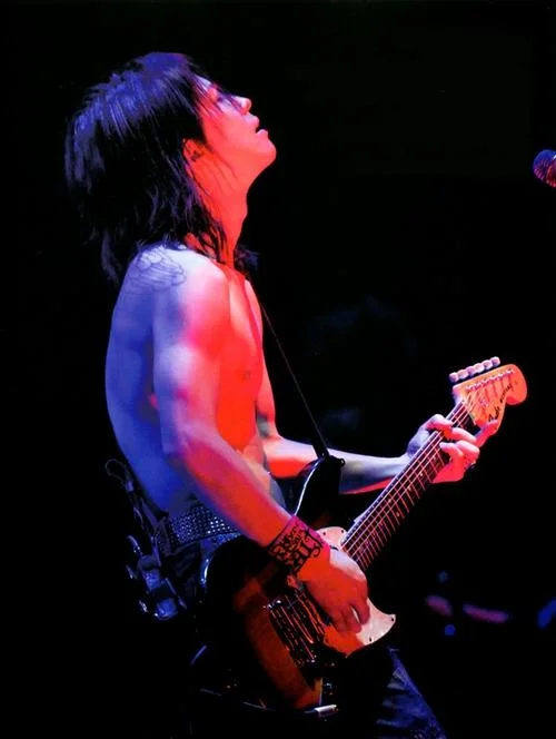 HYDEOO2png-1.webp