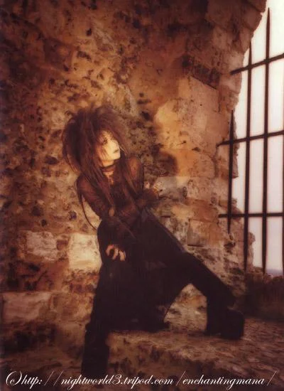 invitetoimmoralityphotobook01-1.webp
