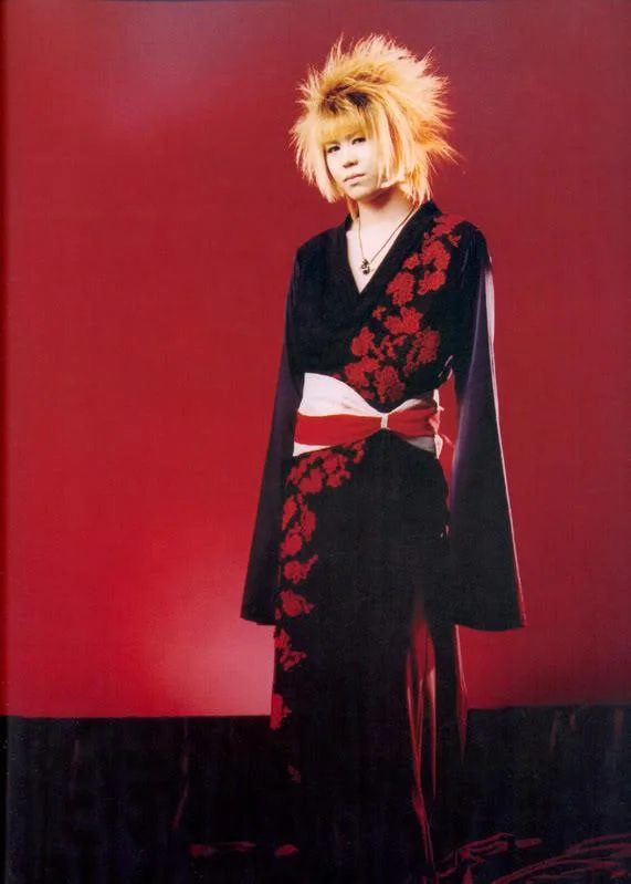 Isshiblonde-1.webp