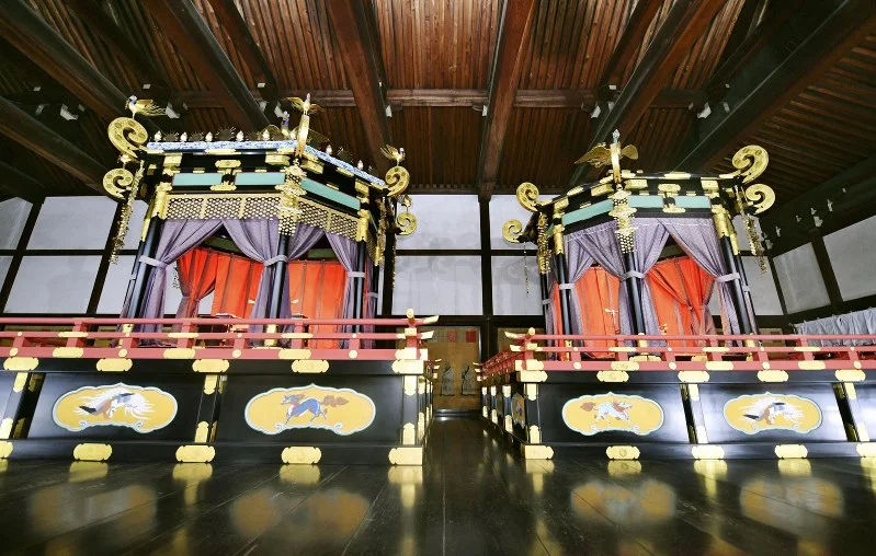japanese-throne01.webp