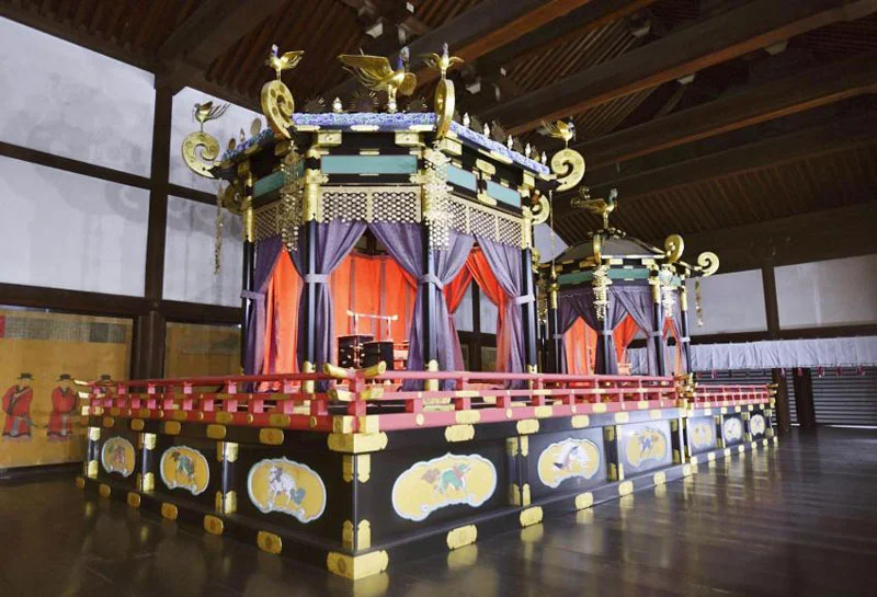 japanese-throne02.webp