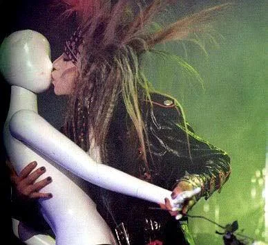 live_mannequin00-1.webp