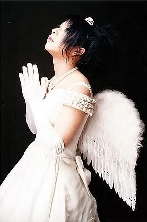 lucy01-1.webp