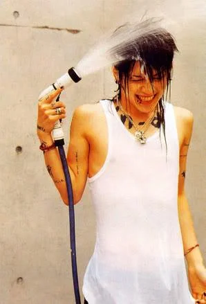 miyavi02-1.webp