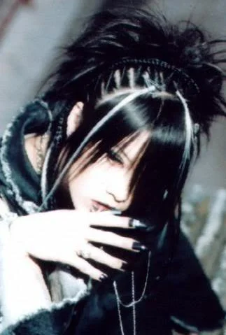 Miyavi1-1.webp