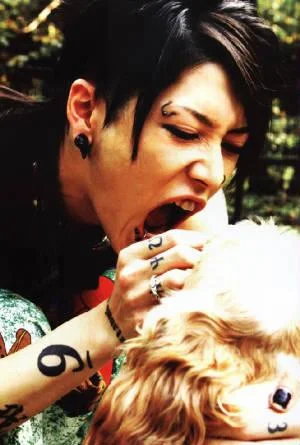 miyavi4jpgw300h445-1.webp