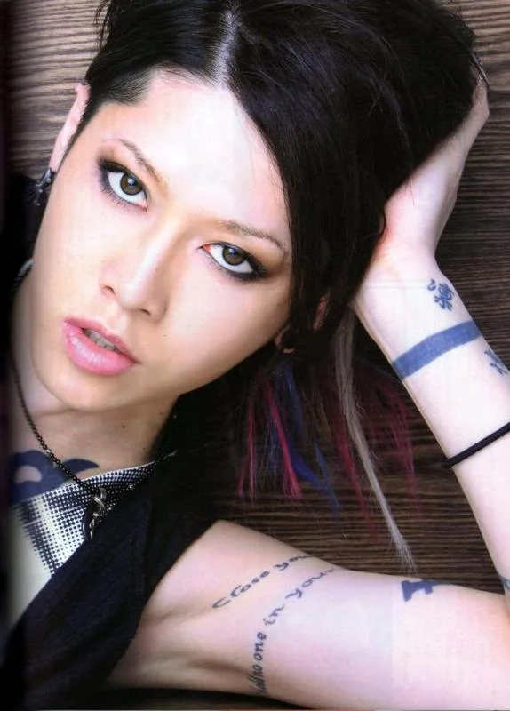 miyavi5-1.webp