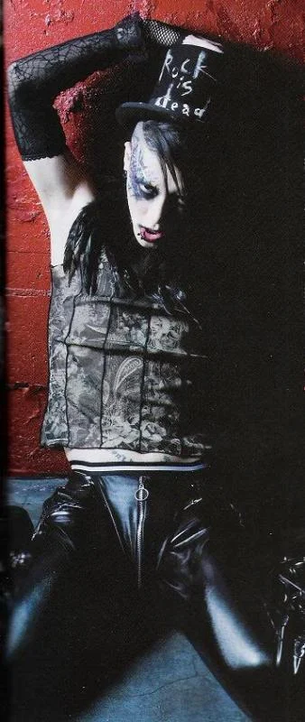 miyavi_hotgoth-1.webp